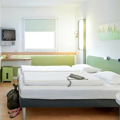 T H E Hotel 3*